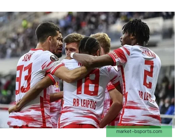 法兰克福全胜战绩斩获欧联杯荣耀 完美征程载入欧洲足球史册